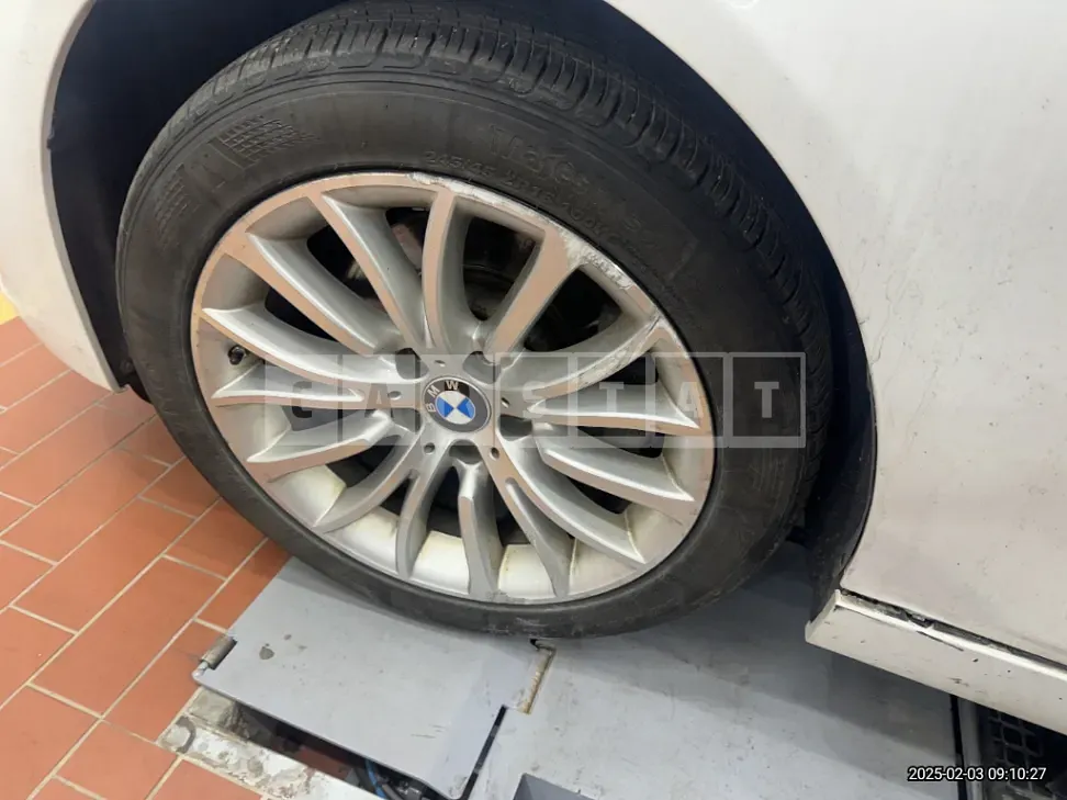 Photo 2 of 29: 2015 BMW 520d xDrive — Korean insurance auction