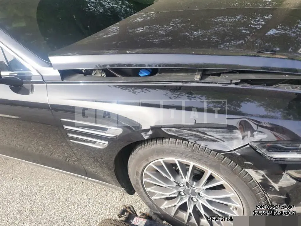 Photo 2 of 7: 2022 Genesis G80 — Korean insurance auction