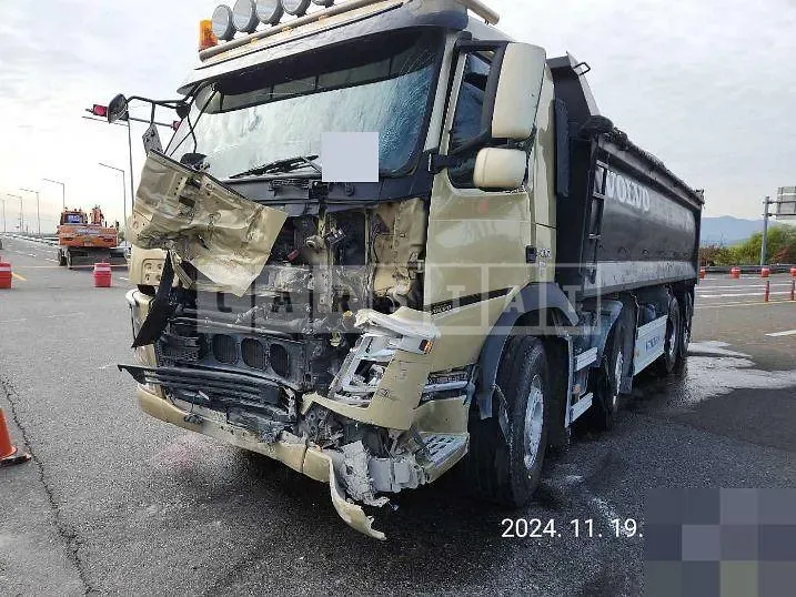 Photo 2 of 10: 2016 Volvo Dump Truck Dump — Korean insurance auction