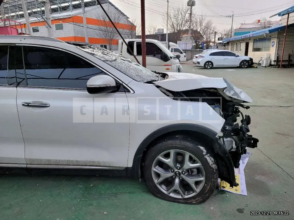 Photo 2 of 15: 2015 Kia Sorento, VIN KNAPS81ABFA050723 — Korean insurance auction