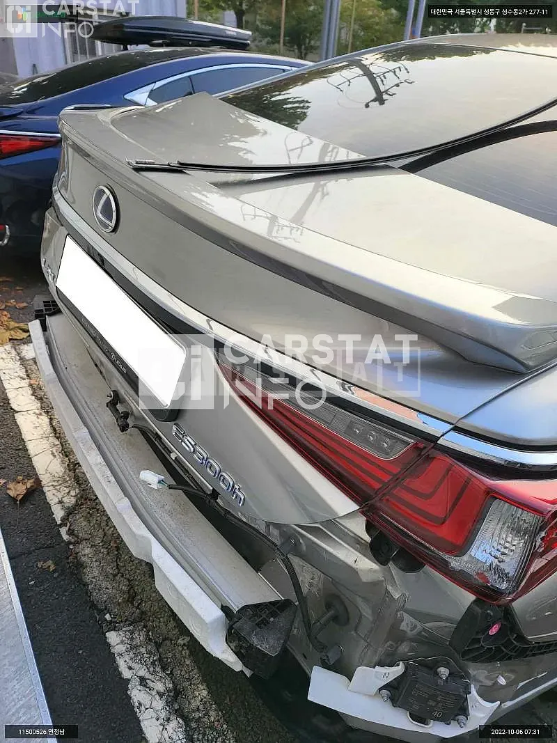 Photo 2 of 15: 2021 Lexus ES300h, VIN JTHBA1C18M2005780 — Korean insurance auction