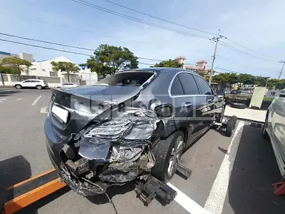 Photo 1 of 23: 2018 Mercedes-Benz C220 d, VIN WDDWF0EB5JR342923 — Korean insurance auction