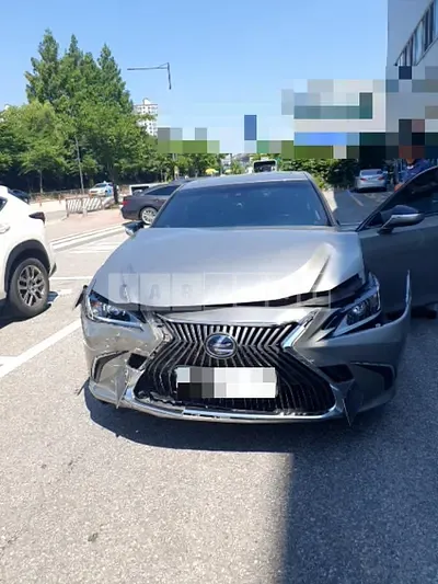 Photo 1 of 18: 2018 Lexus ES300h — Korean insurance auction