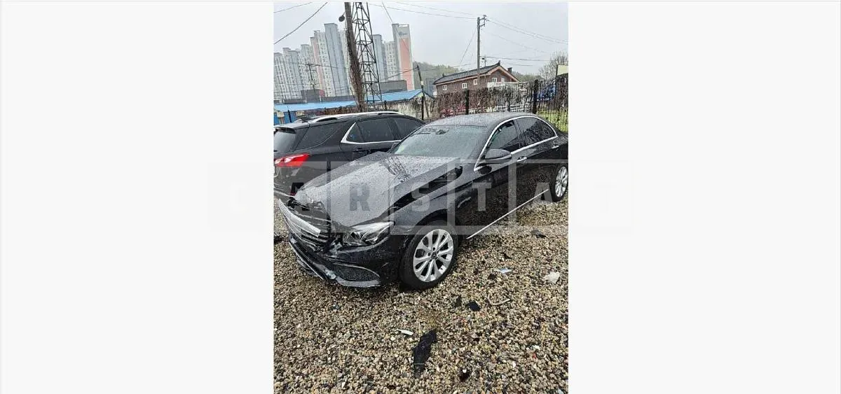 Photo 2 of 26: 2018 Mercedes-Benz E220 d 4Matic — Korean insurance auction