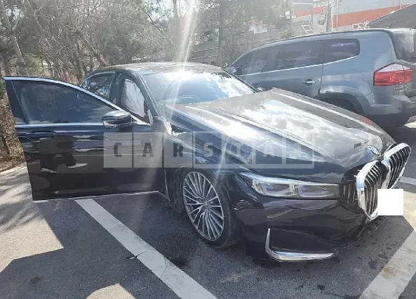 Photo 2 of 17: 2021 BMW 740Li xDrive, VIN WBA7T4101MCH21962 — Korean insurance auction
