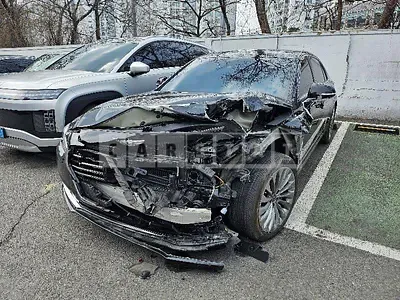 Photo 1 of 30: 2018 Hyundai Genesis EQ900, VIN KMHG541HDJU053021 — Korean insurance auction