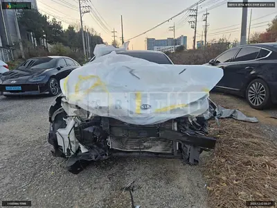 Photo 1 of 18: 2020 Kia K5, VIN KNAG541BBLA032771 — Korean insurance auction