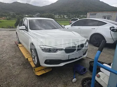 Photo 1 of 5: 2017 BMW 320d — Korean insurance auction