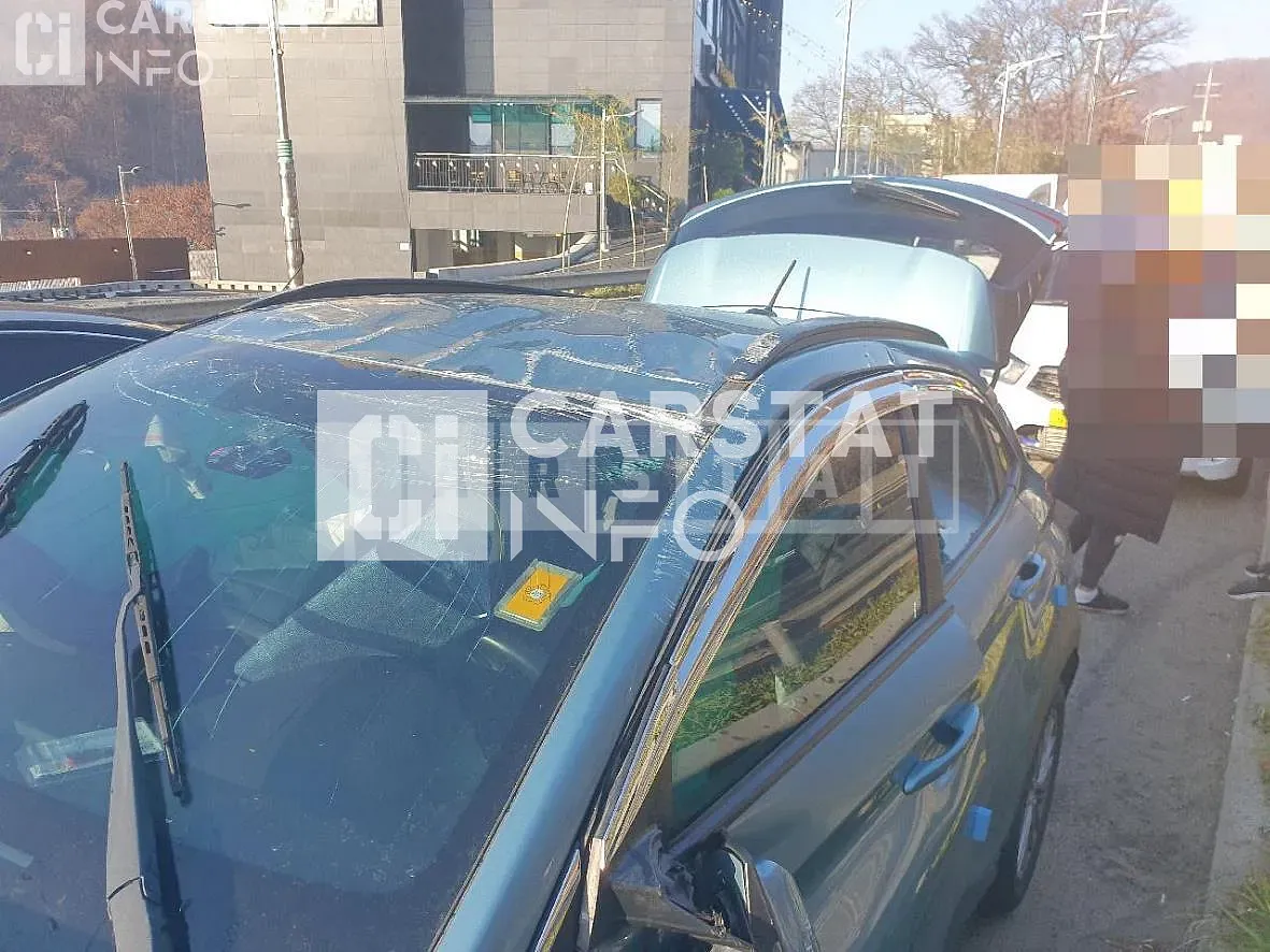 Photo 2 of 37: 2017 Hyundai Kona 1.6 — Korean insurance auction