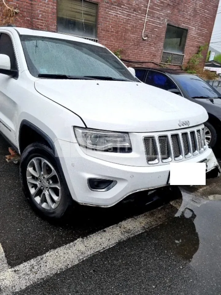 Photo 2 of 8: 2016 Jeep Straw Grand Cherokee — Korean insurance auction