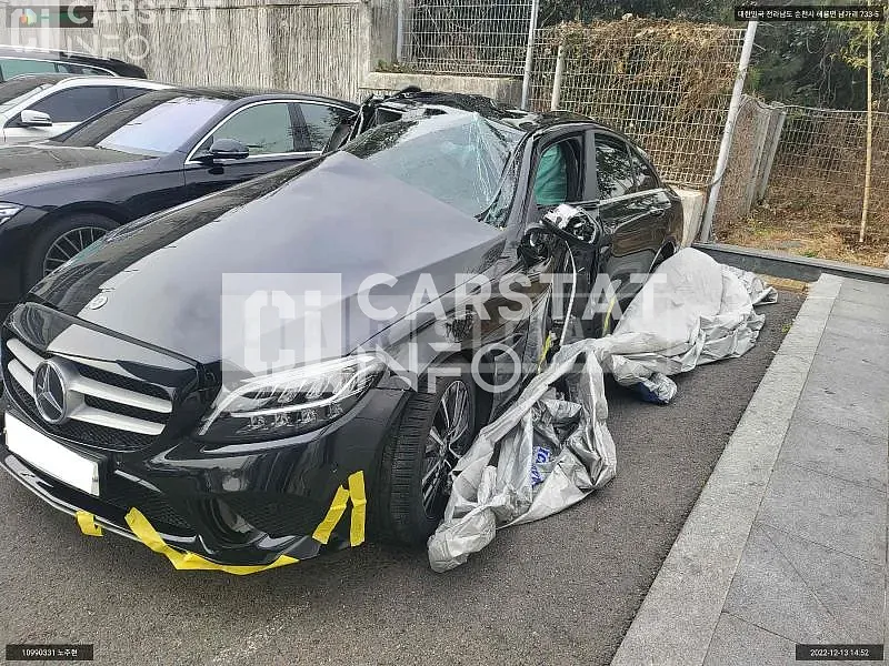 Photo 2 of 15: 2020 Mercedes-Benz C200, VIN W1KWF8AB2LR578629 — Korean insurance auction