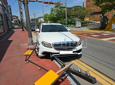 Photo 1 of 22: 2018 Mercedes-Benz E300 4Matic — Korean insurance auction