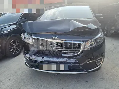Photo 1 of 7: 2015 Kia Carnivals — Korean insurance auction