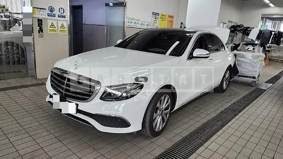 Photo 2 of 7: 2019 Mercedes-Benz E220d — Korean insurance auction