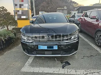Photo 1 of 32: 2022 Kia EV6 — Korean insurance auction
