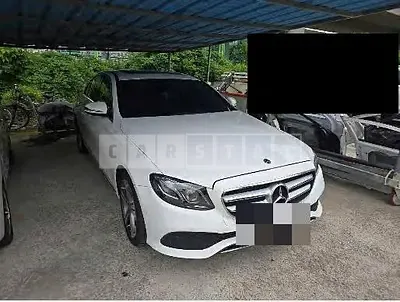 Photo 1 of 18: 2017 Mercedes-Benz E300 4Matic — Korean insurance auction