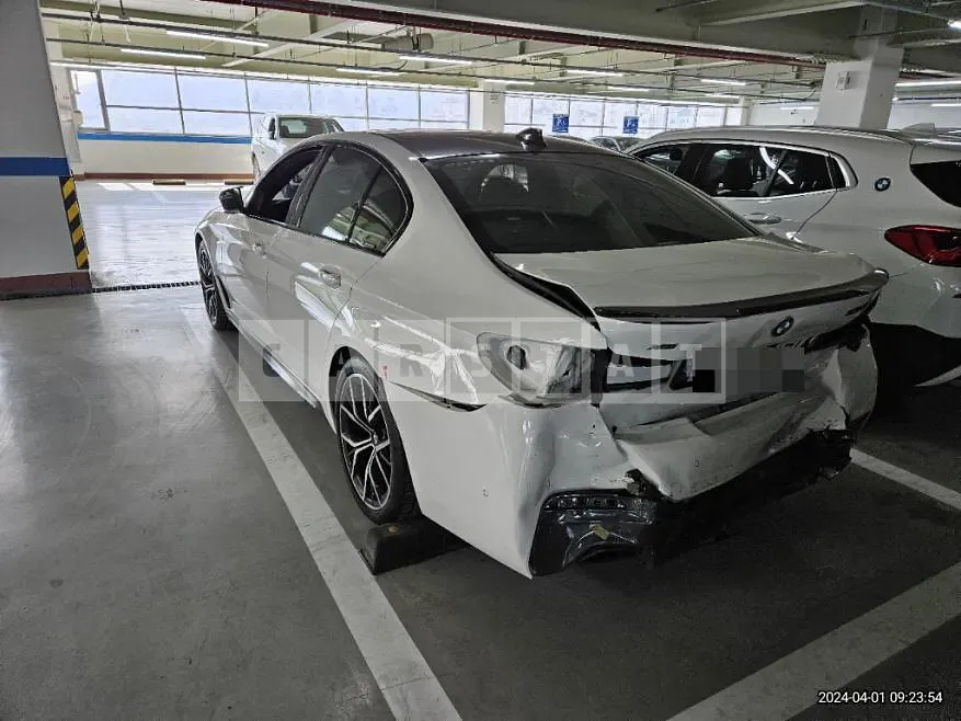 Photo 2 of 11: 2021 BMW 530i xDrive, VIN WBA31BJ07MWX14633 — Korean insurance auction