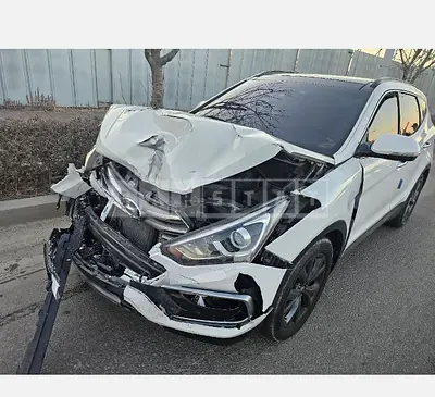 Photo 1 of 7: 2016 Hyundai Santa Fe DM — Korean insurance auction