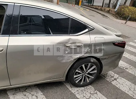 Photo 2 of 10: 2019 Lexus ES300h, VIN JTHB21B18K2054943 — Korean insurance auction