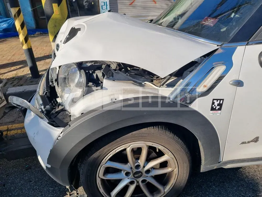 Photo 2 of 8: 2015 MINI Cooper D Countryman ALL4, VIN WMWXD5101GWT61658 — Korean insurance auction