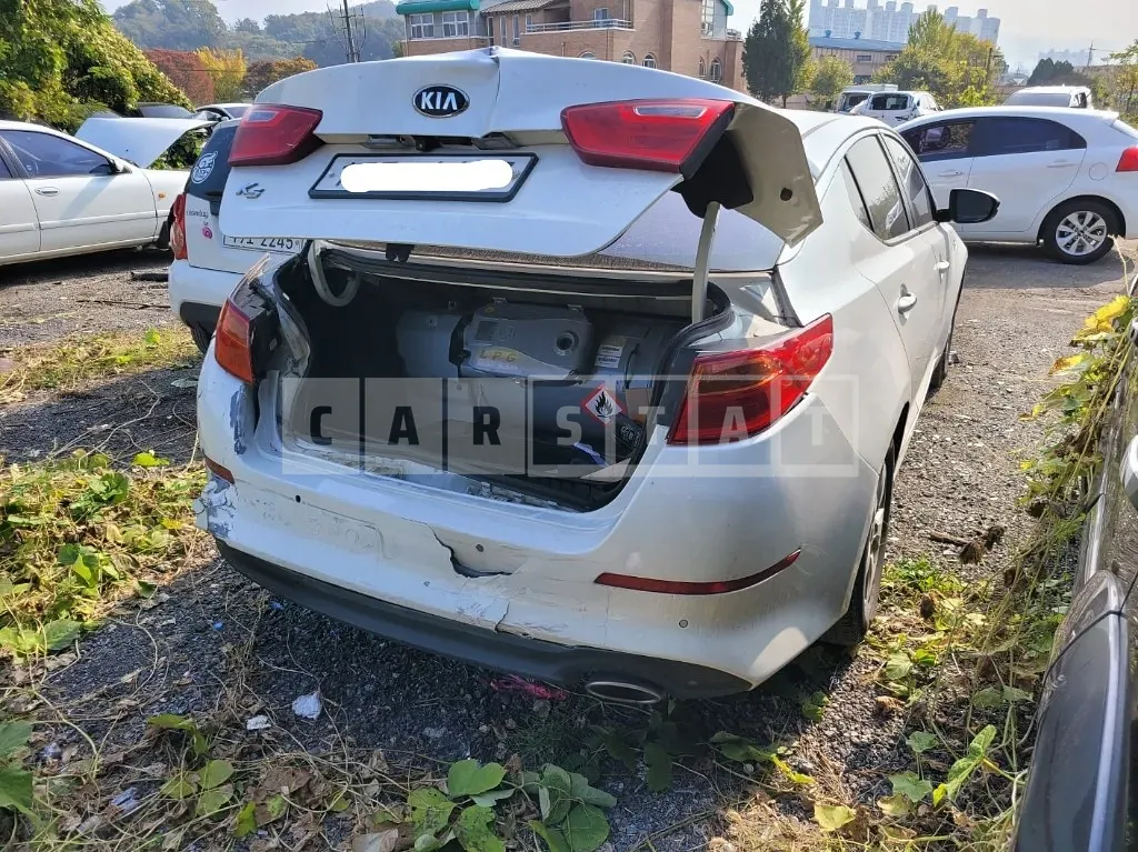 Photo 2 of 18: 2015 Kia K5, VIN KNAGN418BFA639635 — Korean insurance auction