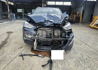 Photo 1 of 18: 2016 Hyundai Santa Fe, VIN KMHSW81UBGU623472 — Korean insurance auction