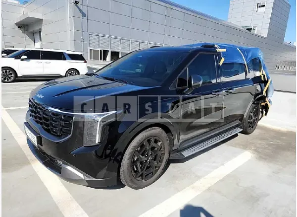 Photo 2 of 17: 2024 Kia Carnival — Korean insurance auction