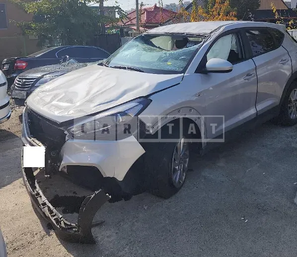 Photo 2 of 10: 2016 Hyundai Tucson, VIN KMHJ2815GGU015734 — Korean insurance auction
