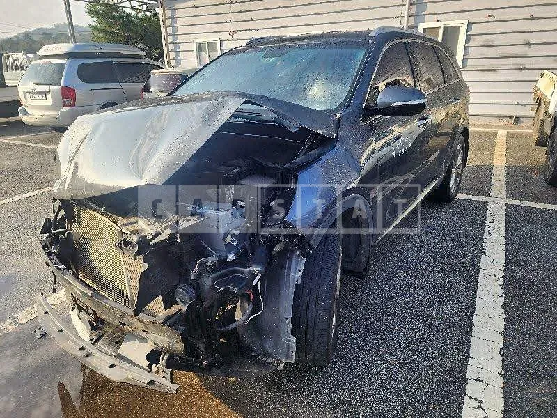 Photo 2 of 14: 2018 Kia Sorento, VIN KNAPG81ABKA513113 — Korean insurance auction