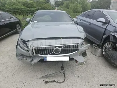 Photo 1 of 14: 2025 Volvo S60 B5 — Korean insurance auction
