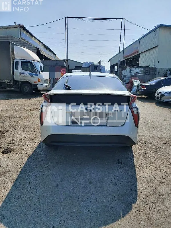 Photo 2 of 15: 2018 Toyota Prius, VIN JTDKBRFUXJ3080523 — Korean insurance auction