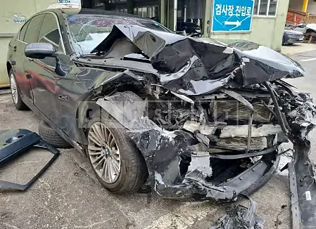 Photo 2 of 8: 2015 BMW 520d xDrive, VIN WBA5E7101FG154213 — Korean insurance auction