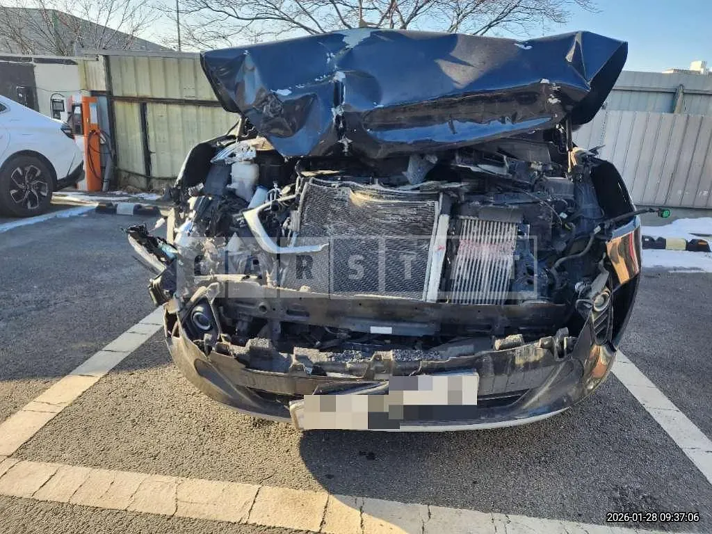 Photo 2 of 10: 2017 Kia Sorento — Korean insurance auction