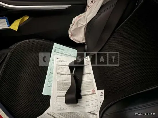 Photo 2 of 24: 2022 BMW 320i — Korean insurance auction