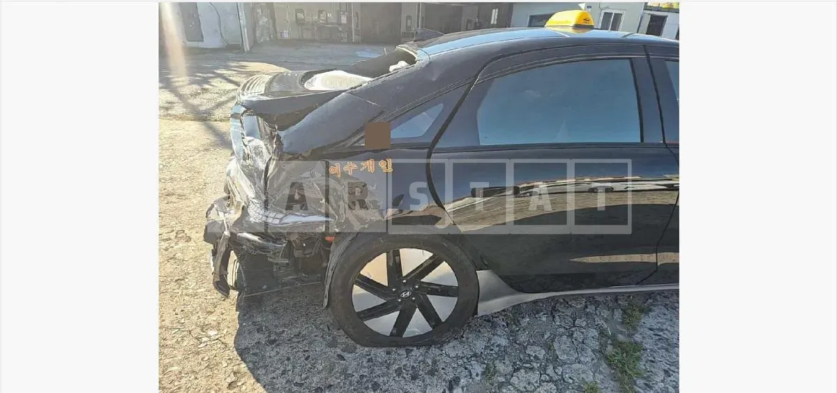 Photo 2 of 13: 2023 Hyundai IONIQ 6 Long Range — Korean insurance auction