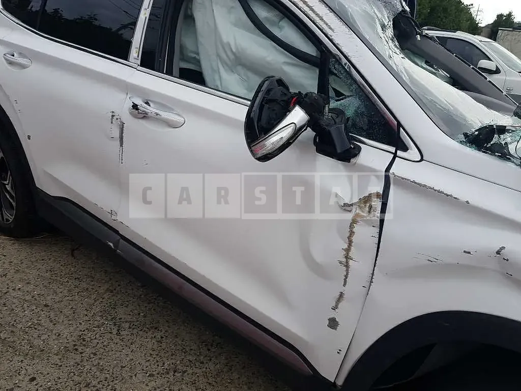 Photo 2 of 29: 2019 Hyundai Santa Fe, VIN KMHS381BDKU014130 — Korean insurance auction