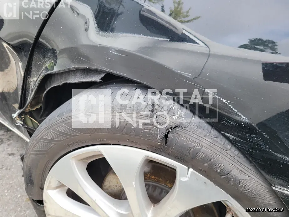 Photo 2 of 11: 2017 Mercedes-Benz E300 4Matic, VIN WDDZF4KB9HA206036 — Korean insurance auction