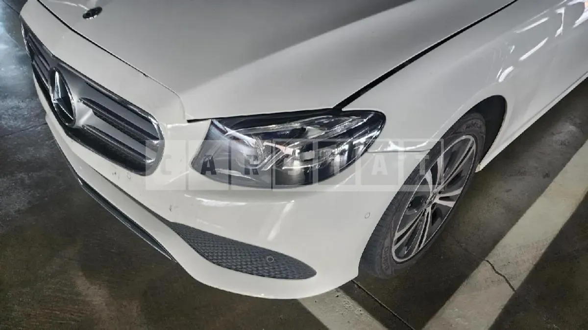 Photo 2 of 35: 2020 Mercedes-Benz E220 d — Korean insurance auction