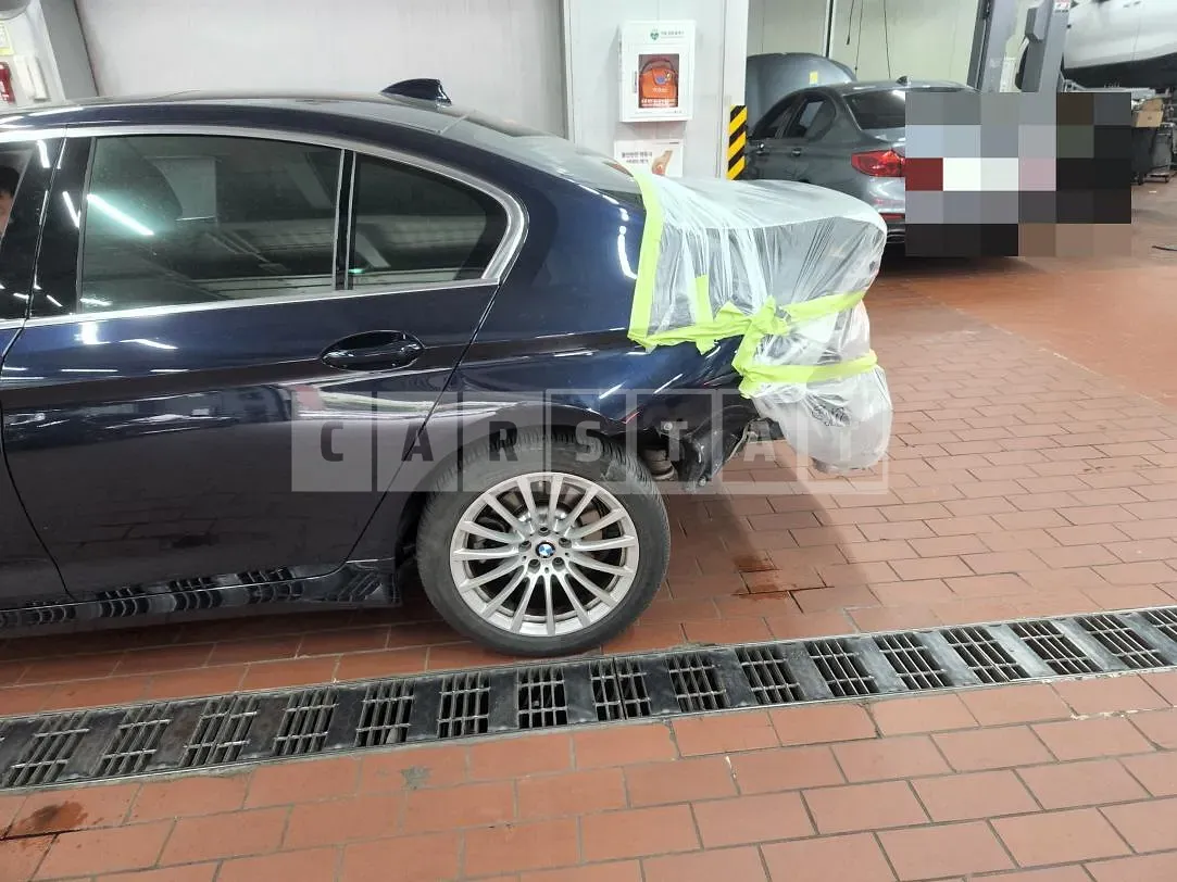 Photo 2 of 10: 2019 BMW 520i Luxury, VIN WBAJK9104LCD41034 — Korean insurance auction