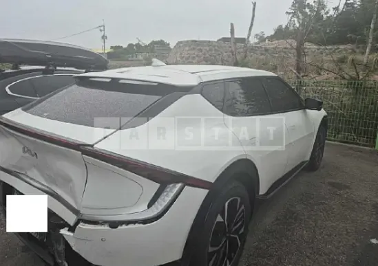 Photo 2 of 12: 2023 Kia EV6 — Korean insurance auction
