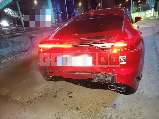 Photo 2 of 3: 2020 Kia Stinger — Korean insurance auction