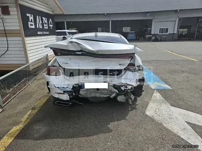 Photo 1 of 8: 2022 Kia K5 — Korean insurance auction