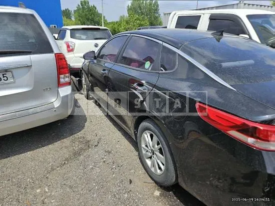 Photo 2 of 13: 2016 Kia K5 — Korean insurance auction