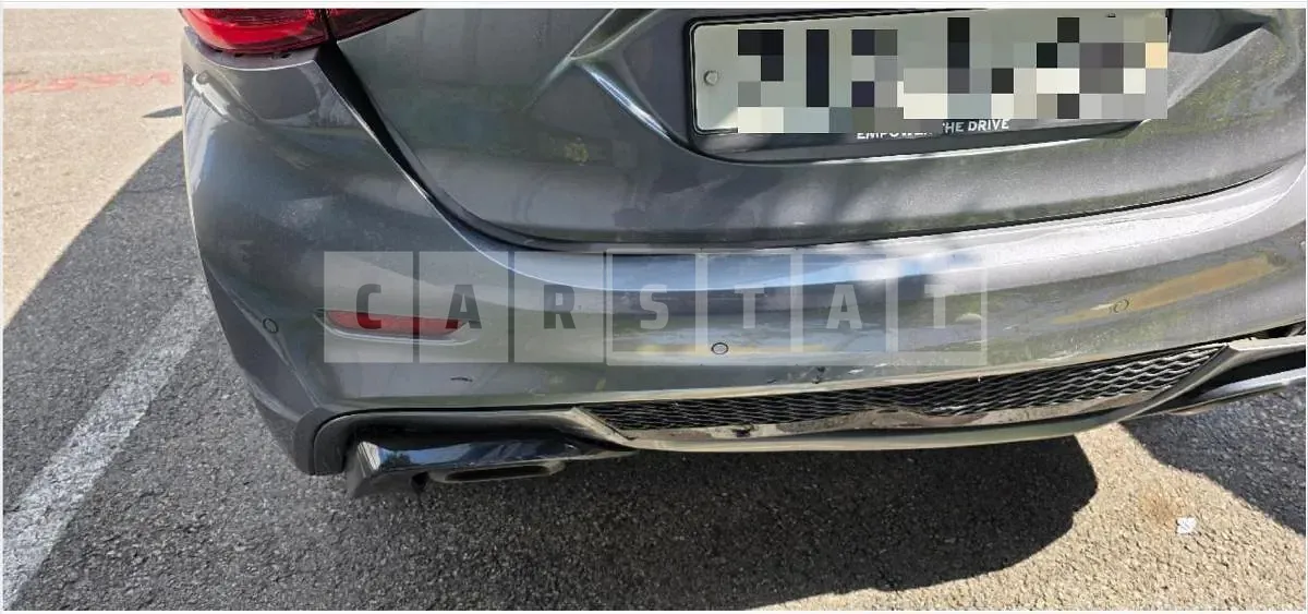 Photo 2 of 13: 2018 Infiniti Q30 — Korean insurance auction