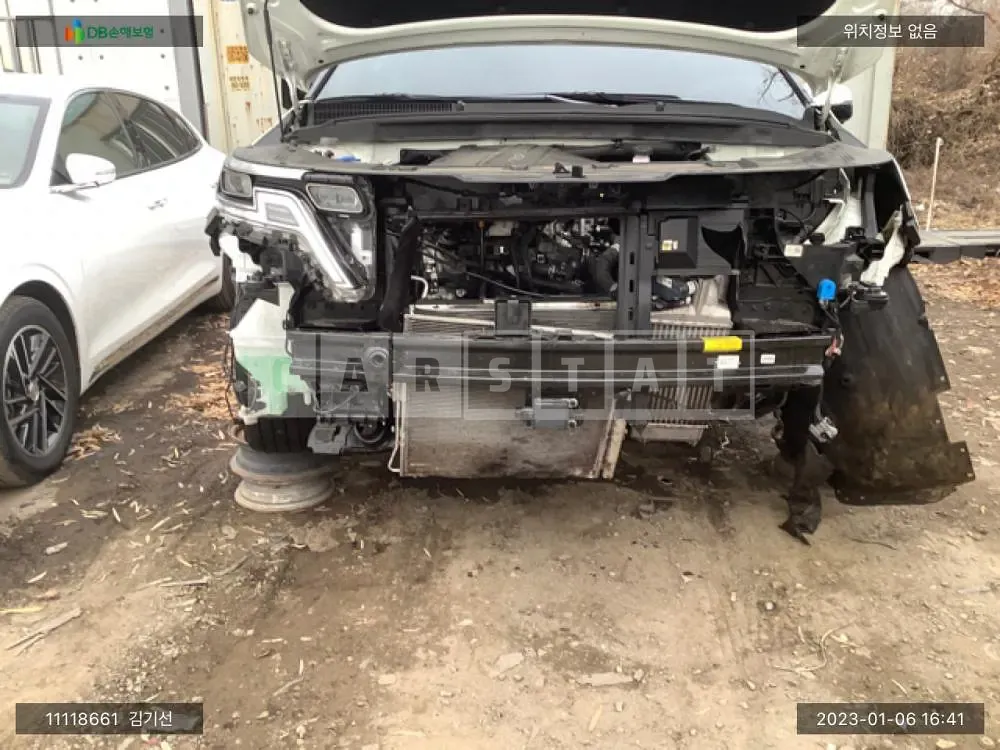 Photo 2 of 22: 2022 Kia Carnival Limousine, VIN KNANE81BBNS172449 — Korean insurance auction