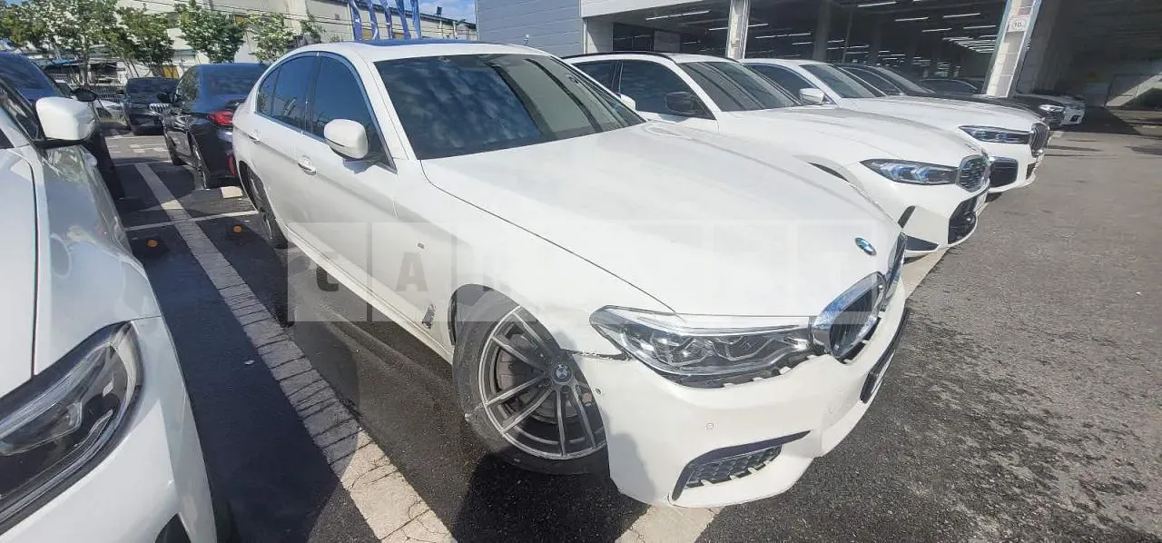 Photo 2 of 16: 2017 BMW 520d, VIN WBAJC3107JWB78644 — Korean insurance auction