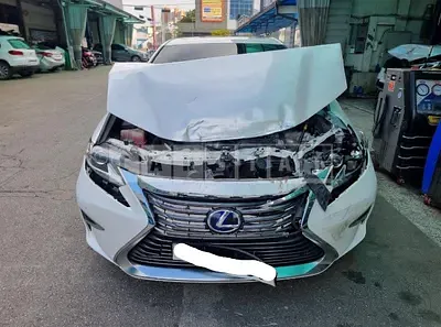 Photo 1 of 17: 2018 Lexus ES300h, VIN JTHBW1GG0J2171819 — Korean insurance auction