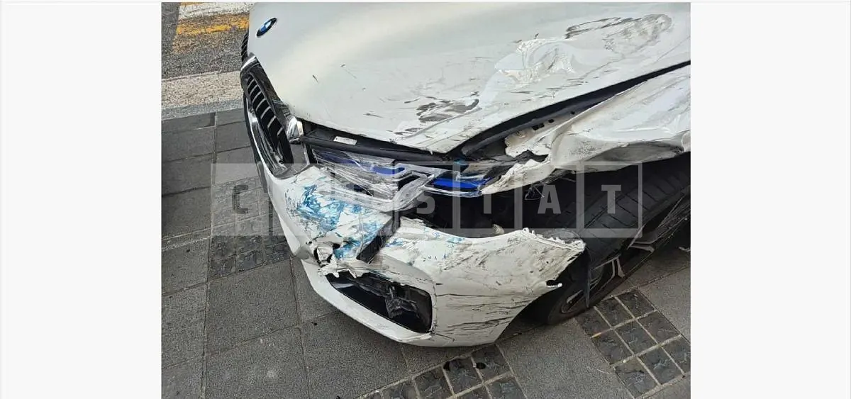 Photo 2 of 15: 2021 BMW 530e — Korean insurance auction