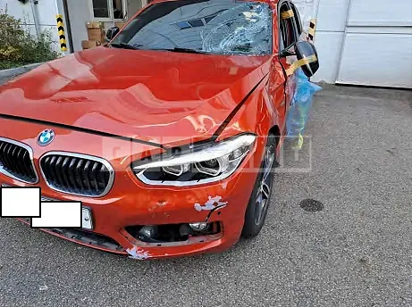 Photo 2 of 23: 2017 BMW 118d, VIN WBA1S5107HV809615 — Korean insurance auction