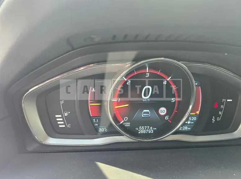 Photo 2 of 12: 2015 Volvo XC70D5, VIN YV1BZ82K6F1216022 — Korean insurance auction